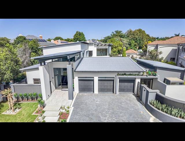 6 BEDROOM HOUSE FOR SALE IN MIDSTREAM ESTATE